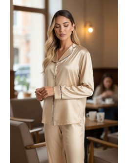 Elegants sieviešu pidžama no augstākās kvalitātes satīna. Klasisks atlocāms apkaklis, pogu aizdare 1208Sp M-XL