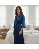 Garš sieviešu halāts no augstas kvalitātes satīna — viegls, zīdains, ar jostu. 1214Ts M-4XL